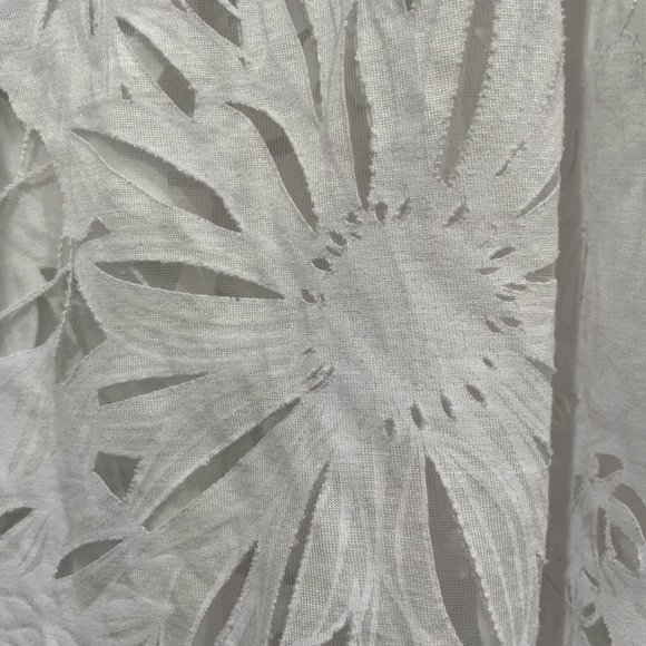 WOMEN'S CJ BANKS SIZE 2X SHORT SLEEVE FLOWER PATTERNED SHIRT - Picture 3 of 4